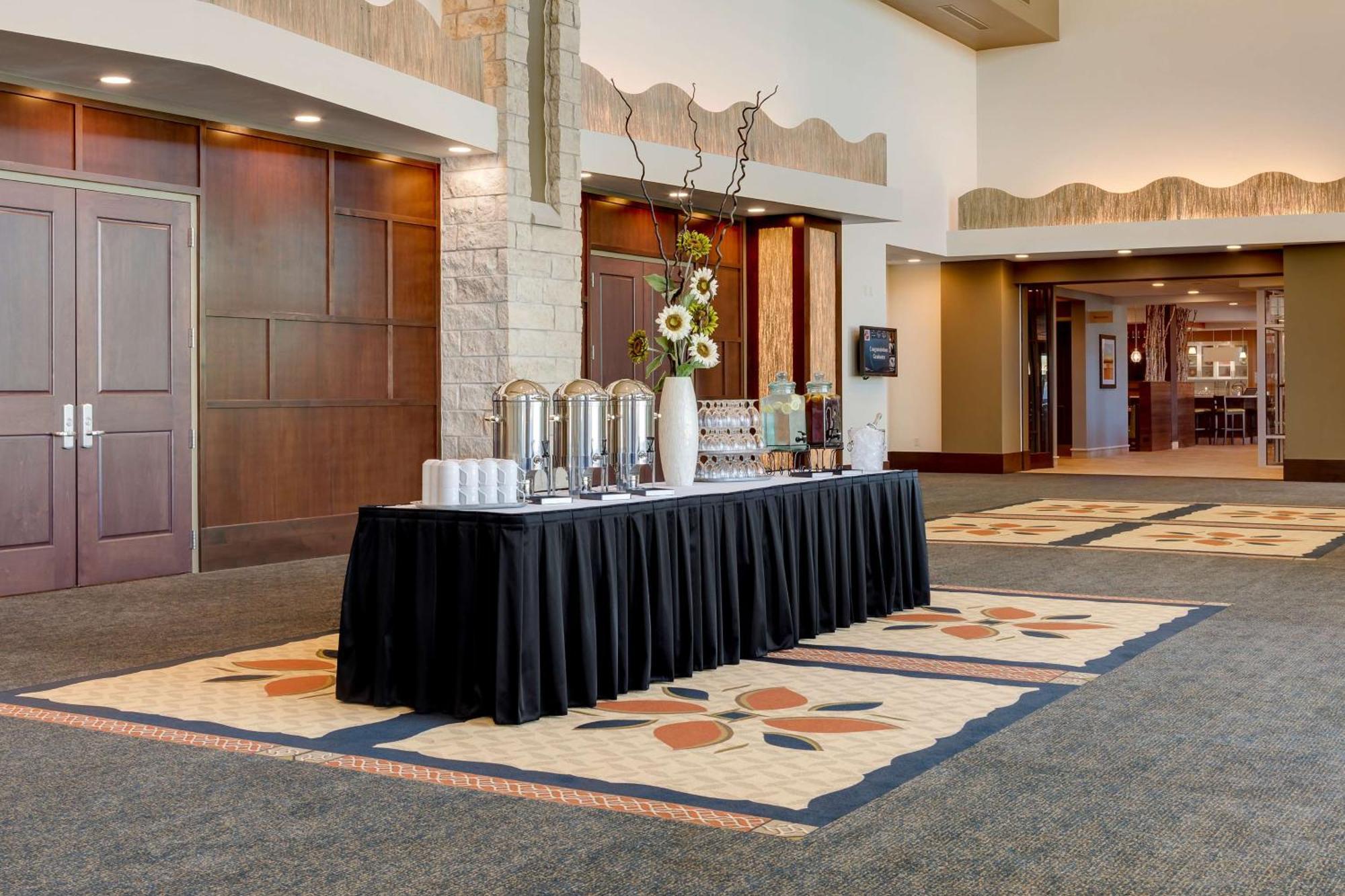 Hilton Garden Inn Manhattan Kansas Exterior photo